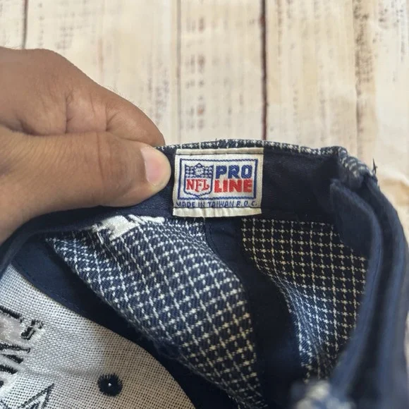 Vintage 90's NFL Dallas Cowboys Bundle T-shirt And Cap. - Picture 8 of 12